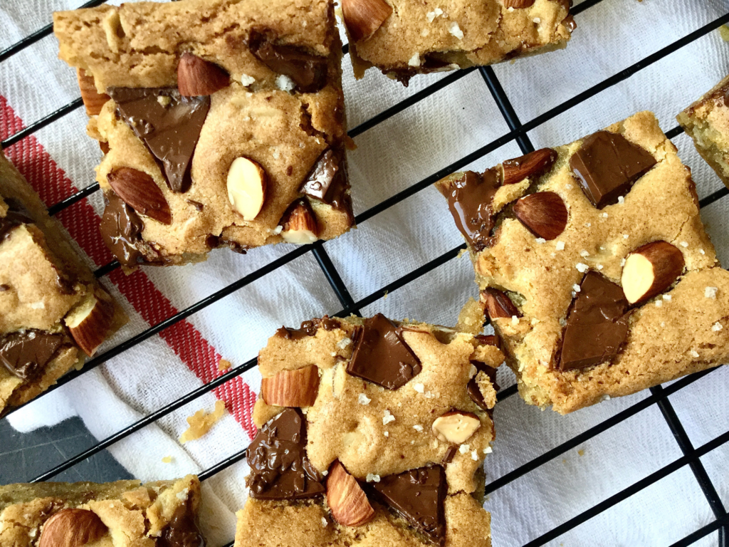 Vegan Chocolate-Almond cookie bars